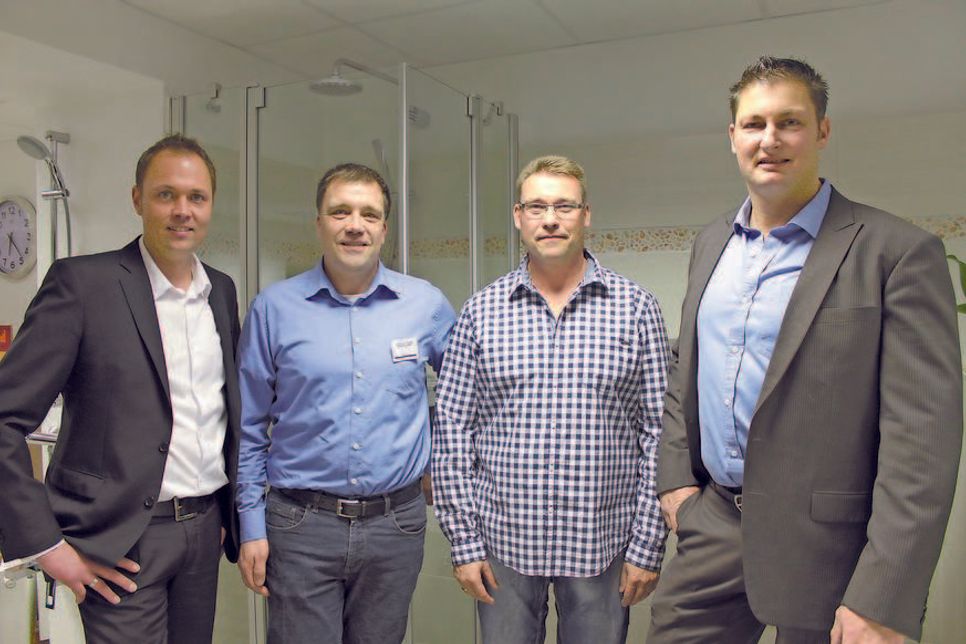 Marc Herrmann, Steffen Graf, Martin Klar und Nils Meyer (v. lks.) in der neuen Filiale.