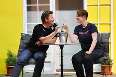 Silke Bock und Waldemar Peters in „Sommer, Sünn un Schlüpperstrip“.