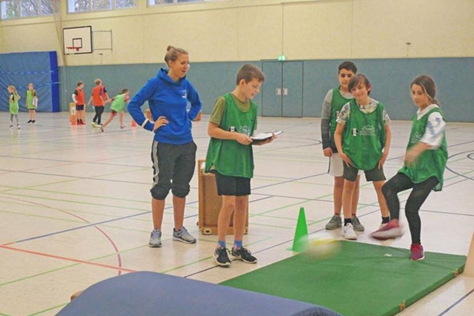 Sportliche Einweihung der neuen Bälle...