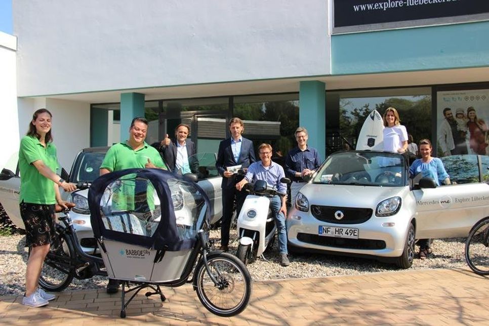 Die Kooperationspartner des E-Mobilitäts-Angebotes mit einem Teil der Fahrzeugflotte.