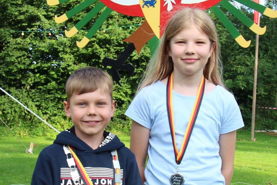 Stolze Gewinner im letzten Jahr waren Kinderkönig Matz Dahmcke und Jugendkönigin Lea Su Newill.