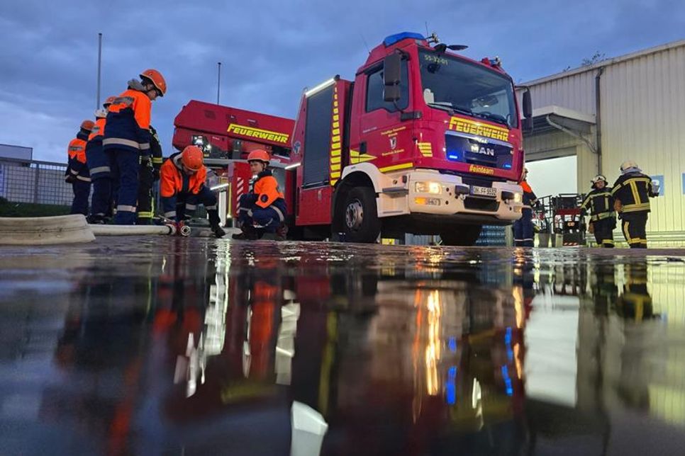 Jugendfeuerwehr in vollem Einsatz.