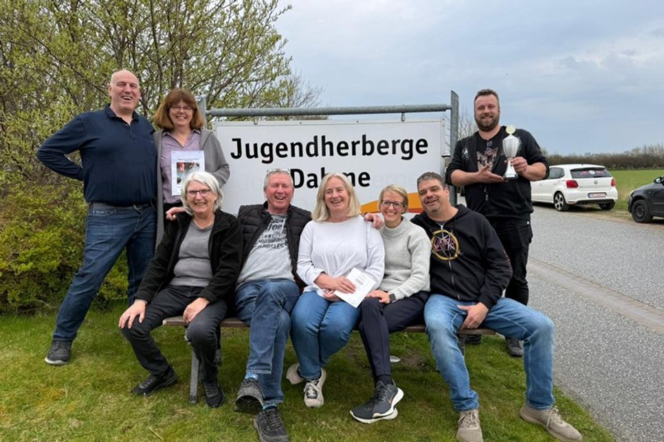 Jens Michaels, Sabine Siems, Helma Gonzales, Matthias Bayer, Ute Höppner, Carolin Etges, Malte Bednatzik und Robert Höppner (v. lks.).