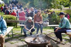 Stockbrot, Lagerfeuer und Sonnenschein sorgten bei den Besucherinnen und Besuchern für gute Laune.