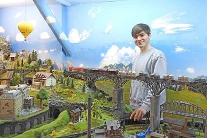Harry ist seit zehn Jahren dabei und hat gerade eine Ausbildung zum Lokführer begonnen.