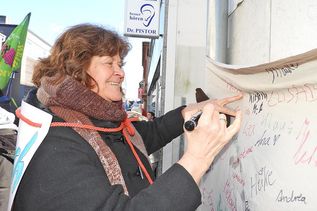 Die Ahrensböker Pastorin Kirstin Mewes-Goeze unterschrieb für Vielfalt.