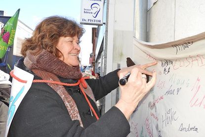 Die Ahrensböker Pastorin Kirstin Mewes-Goeze unterschrieb für Vielfalt.