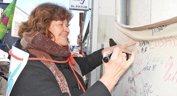Die Ahrensböker Pastorin Kirstin Mewes-Goeze unterschrieb für Vielfalt.