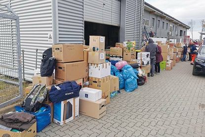 Die Sammelaktion der Gemeinde Scharbeutz, bei der sich zahlreiche Bürger aus der Umgebung beteiligt haben, war ein voller Erfolg. Zur Anlieferung wurde auf dem Bauhof-Gelände eine Einbahnstraße eingerichtet.