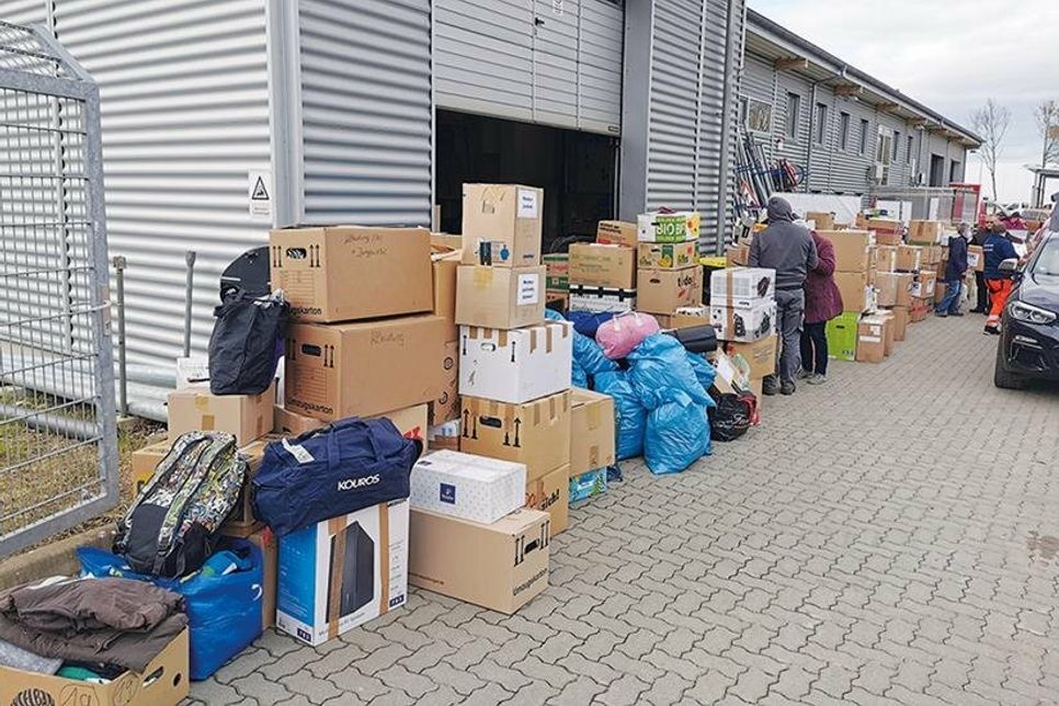 Die Sammelaktion der Gemeinde Scharbeutz, bei der sich zahlreiche Bürger aus der Umgebung beteiligt haben, war ein voller Erfolg. Zur Anlieferung wurde auf dem Bauhof-Gelände eine Einbahnstraße eingerichtet.