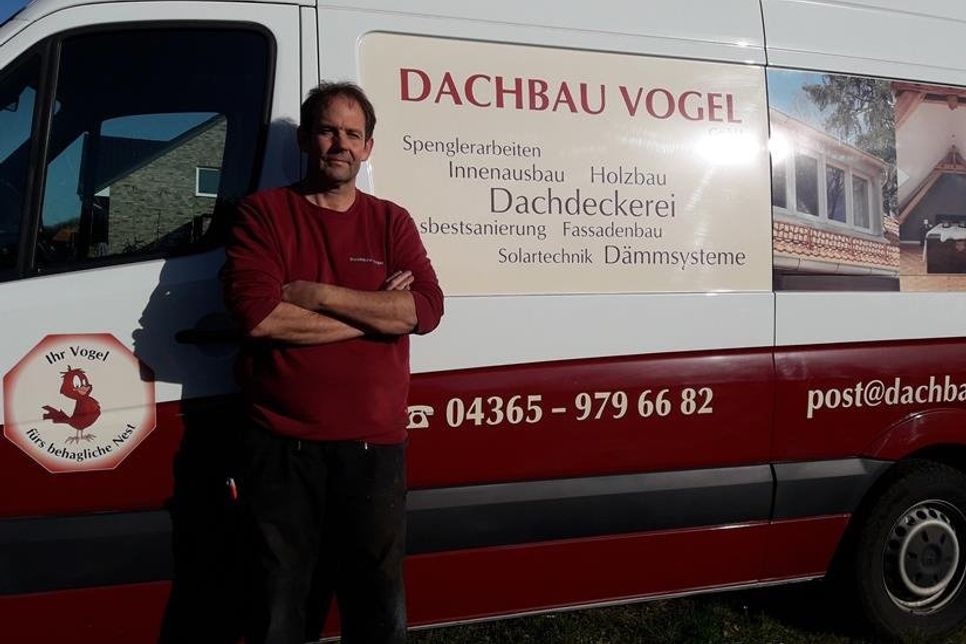 Wenn es um das Dach geht, hilft Dachdecker-Meister Florian Vogel weiter.