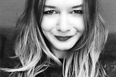 Julia Stoepel spielt die deutsche Synchronstimme von Sarah Drew aus „Grey‘s Anatomy“)