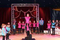 Die einstudierten Kunststücke führen die Nachwuchstalente in einer Zirkus-Show vor Familie und Freunden auf. (Foto: www.luebecker-bucht-ostsee.de)