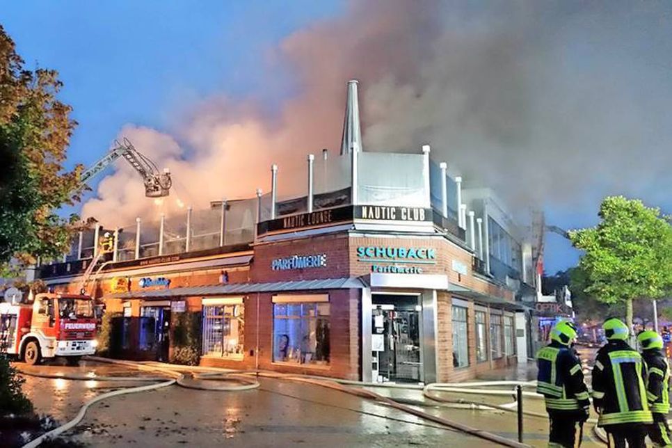 Am Mittwochmorgen stand das Nautic in Flammen. (Foto: René Kleinschmidt)