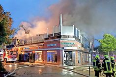 Am Mittwochmorgen stand das Nautic in Flammen. (Foto: René Kleinschmidt)