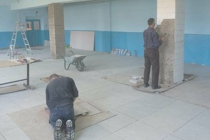 380 Quadratmeter Fliesen mussten verlegt, die Abwasser- und Frischwasserleitungen erneuert und 22 neue Fenster eingebaut werden.