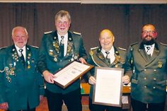 Geehrt für 50-jährige Vereinsmitgliedschaft: Holger Christofzik und Dieter Pirsig (von links), flankiert vom 1. Vorsitzenden Peter Kirchner und dem 2. Vorsitzenden Oliver Thoms.