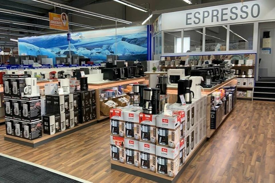 Neu gestaltet wurde auch der Bereich für Kaffeevollautomaten und andere Küchenkleingeräte.
