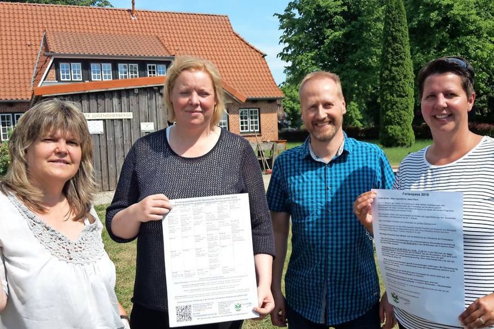 Iris Görts, Dana Ahrens, Jörg Bouman und Desire Hamann vom Ferienpass-Team (v. lks.).