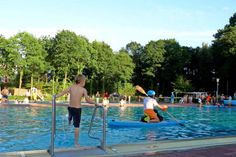 Am Freitag startet die Poolparty um 18 Uhr.