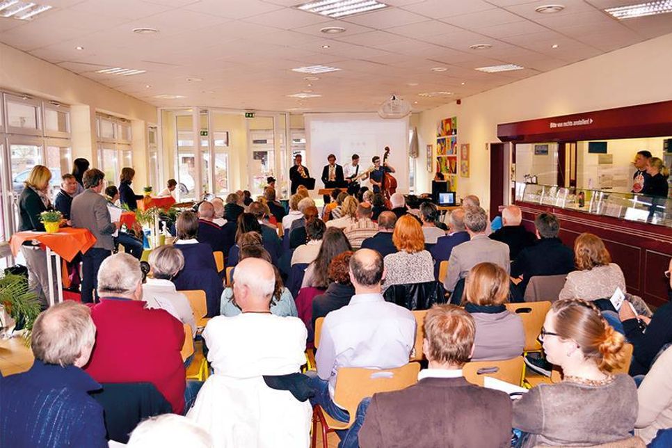 Erfolgreiche Auftaktveranstaltung in Timmendorfer Strand: Über 70 Bürgerinnen und Bürger waren dabei. (Foto: René Kleinschmidt)