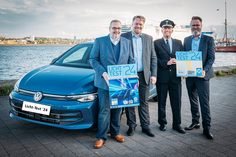 Michael Ihle (Pressesprecher des Landesverbandes des Kfz-Gewerbes S-H), Oliver Kumbartzky (Präsident der Landesverkehrswacht), Thomas Weißenberger (Leiter des Dezernats 13), Claus Ruhe Madsen (Verkehrsminister Schleswig-Holstein) (v. lks.). (Foto: Jan Gemkow)