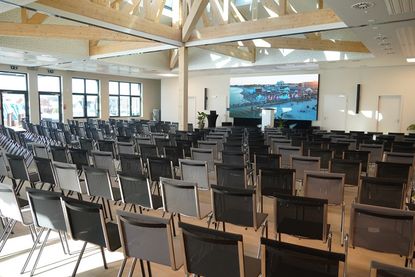 Die Dünebühne bietet Platz für bis zu 300 Personen.