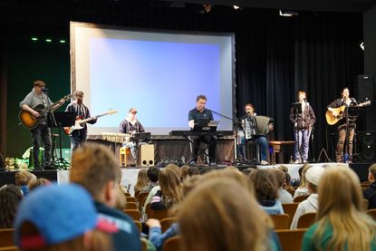„So wie wir hier stehen, stehen wir für das Miteinander“, sagte Torsten Lengsfeld (am Keyboard) über seine Band „unMöglich 2.0“.