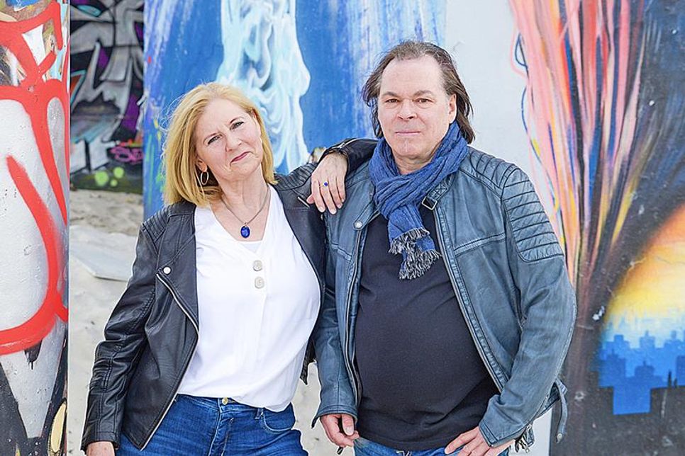 Das Akkustik-Duo „Einzig.Nicht!Artig“ covert mit Gesang und Gitarre Rock-PopSongs querbeet