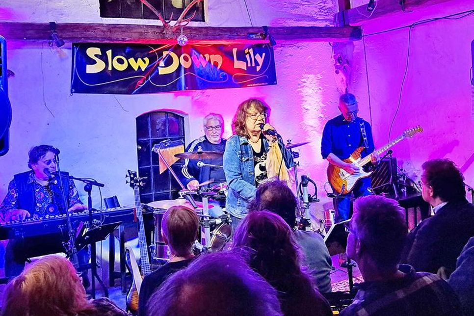 Die Kieler Band „Slow Down Lily“ rockt ab 20 Uhr noch einmal den „Stall 54“.
