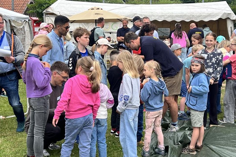 85 Kinder hatten sich für das 151. Dorf- und Kinderfest in Roge angemeldet.