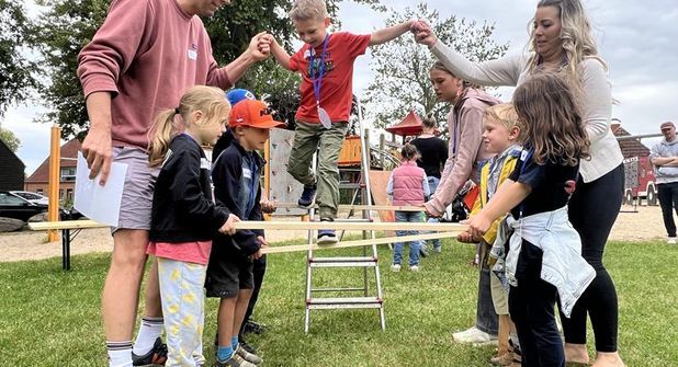 Beim Spiel Rettungsleiter war Teamgeist gefragt.
