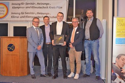 Als Innungsbester wurde Jannik Schau (Firma Knop, Neustadt) von den Obermeistern ausgezeichnet.