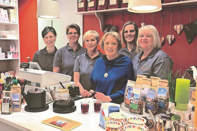 Susanne Scholz (3. v. re.) mit ihrem langjährigen Team.