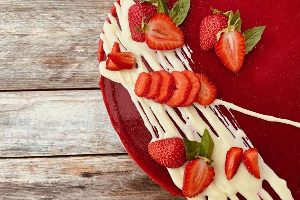 Ein Stück Torte am Nachmittag? Das Waterkant ist für seine experimentierfreudigen Kreationen, wie zum Beispiel Erdbeer-Basilikum bekannt.