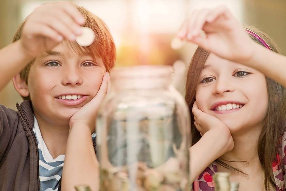 Der Weltspartag steht bei der Sparkasse Holstein wie in den Vorjahren ganz im Zeichen von KNAX.