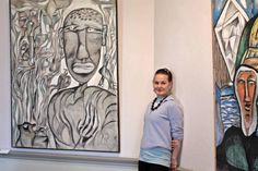 Genoveva Reck-Thomas in der Ausstellung ihres Vaters © Landesmuseen Schloss Gottorf 2017.