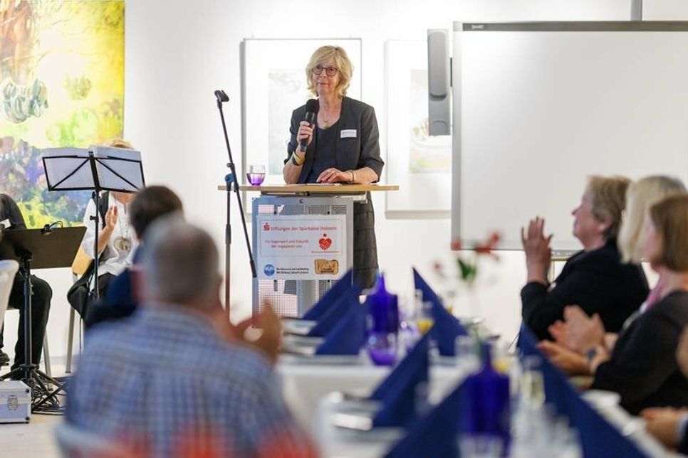 Vorstandsvorsitzende Brigitte Rahlf-Behrmann bei ihrer Festrede.