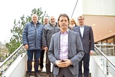 Heinz Meyer (Aktivgruppe, von links), Christian Freitag (CDU), Ulrich Herrmann (FDP), Anja Meints (WUB)  und Frank Theunissen (Neue Perspektive) unterstützen Robert Wagner (vorne). (Foto: René Kleinschmidt)