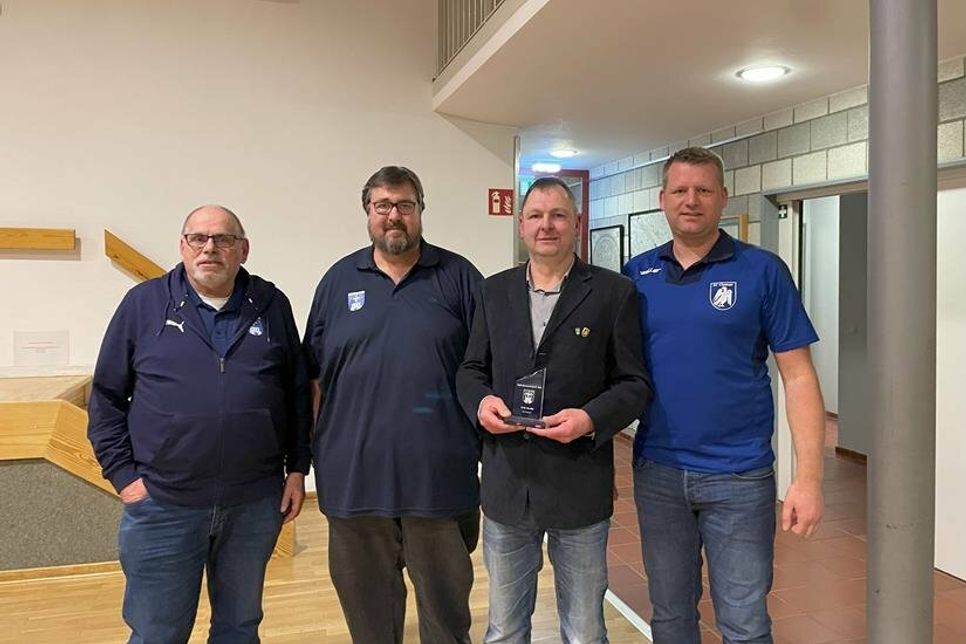 Ehrenamtsbeauftragte Klaus Bischof und Axel Rohde mit Eric Jacobsen und Stefan Hagen (v. lks.).