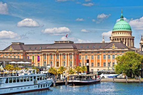 Spargel darf auf dem eindrucksvollen Programm nicht fehlen. Foto: Fotolia/printemps-stock.adope.com.