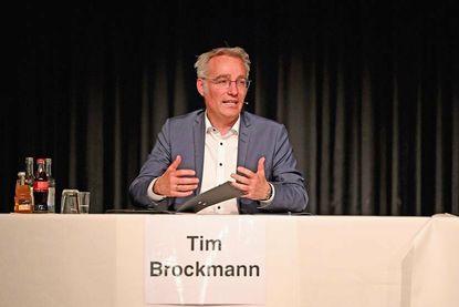 Die Kandidaten für das Amt des Bürgermeisters Tim Brockmann…