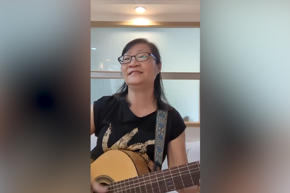Rachel Cheng aus Taiwan hat ihre Liebe für Plattdeutsch entdeckt - und lebt sie voll aus.