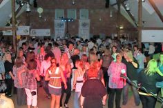 Feiern für den guten Zweck: Am Samstag steigt wieder die große Bürgerhausparty des Kiwanis-Club Ahrensbök. (Foto: Kiwanis-Club Ahrensbök e.V.)