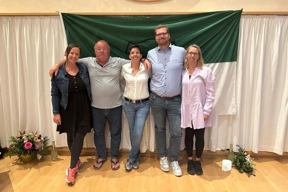 Der Vorstand des TSV Süsel (von li. nach re.): Sabrina Künze (Pressewartin und Schriftführerin), Martin Rothenbücher (2. Vorsitzender), Jessica Mühlenberg (1. Vorsitzende), Marco Patzer (Kassenwart) und Jasmin Jürß (Geschäftsführerin Vereinsheim).