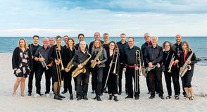 Am Samstag laden Musiker der Big Band Bad Schwartau zu ihrem diesjährigen „Herbstkonzert“ in die Krummland nach Bad Schwartau ein.