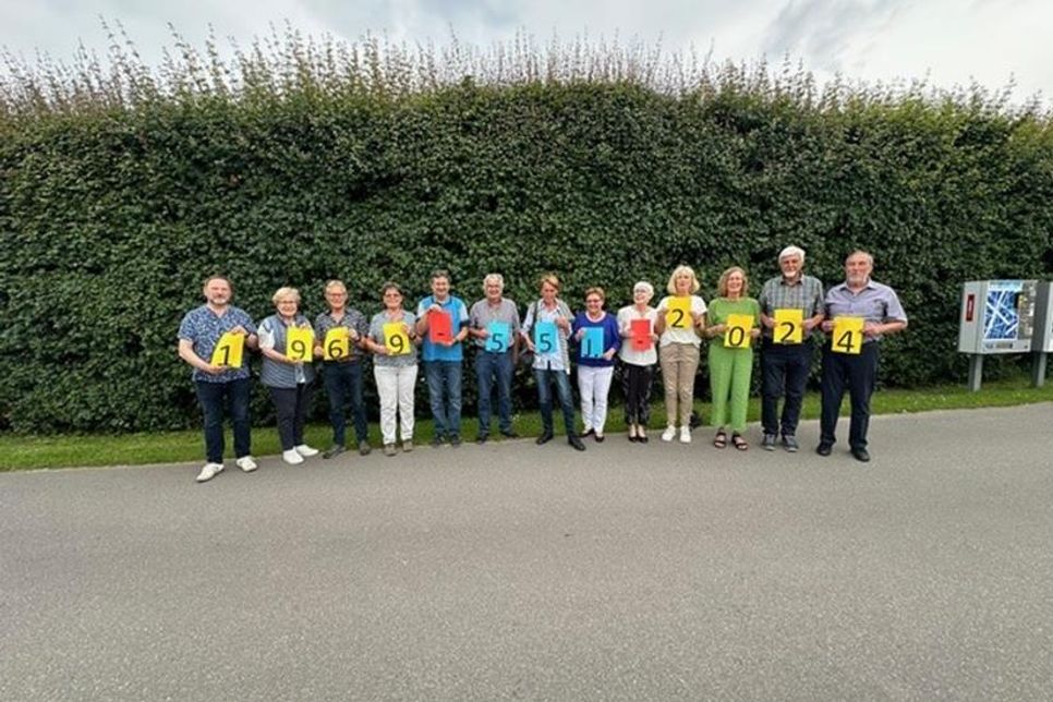 Das Wiedersehen war ein gelungenes Ereignis, das alte Freundschaften auffrischte und neue Erinnerungen schuf.