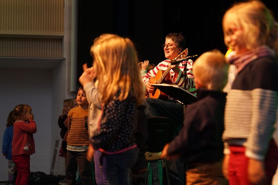 Die Kinder haben sogar einen Song gemeinsam performt.