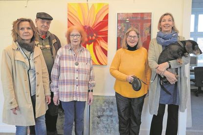 Einige der ausstellenden Künstlerinnen und Künstler: Cathrin Schulz-Mirbach, Albrecht Zumbruch, Ingrid maschke, Angela Christiansen und Bianca Fenge (v. lks.).