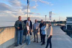 Die Delegation aus Nizhyn mit Bürgermeister Mirko Spieckermann, Bürgervorsteher Heinrich-Anton Holtfester und Nachhaltigkeitsmanagerin Lina Koop.